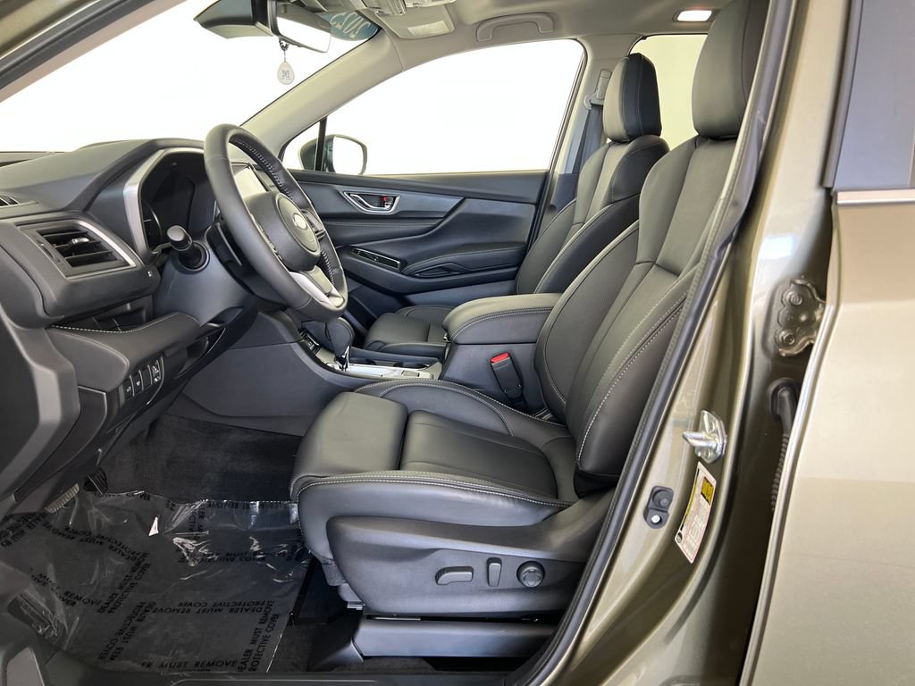 Used 2025 Subaru Ascent Limited w/ Popular Package #1 AWD/4WD image 11