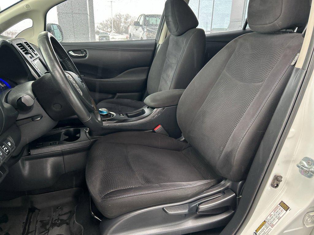 Used 2016 Nissan Leaf SV image 14