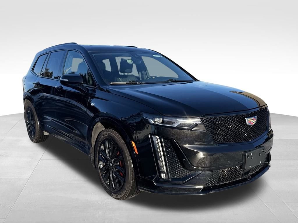 Used 2024 Cadillac XT6 Sport w/ LPO, ONYX Package image 6