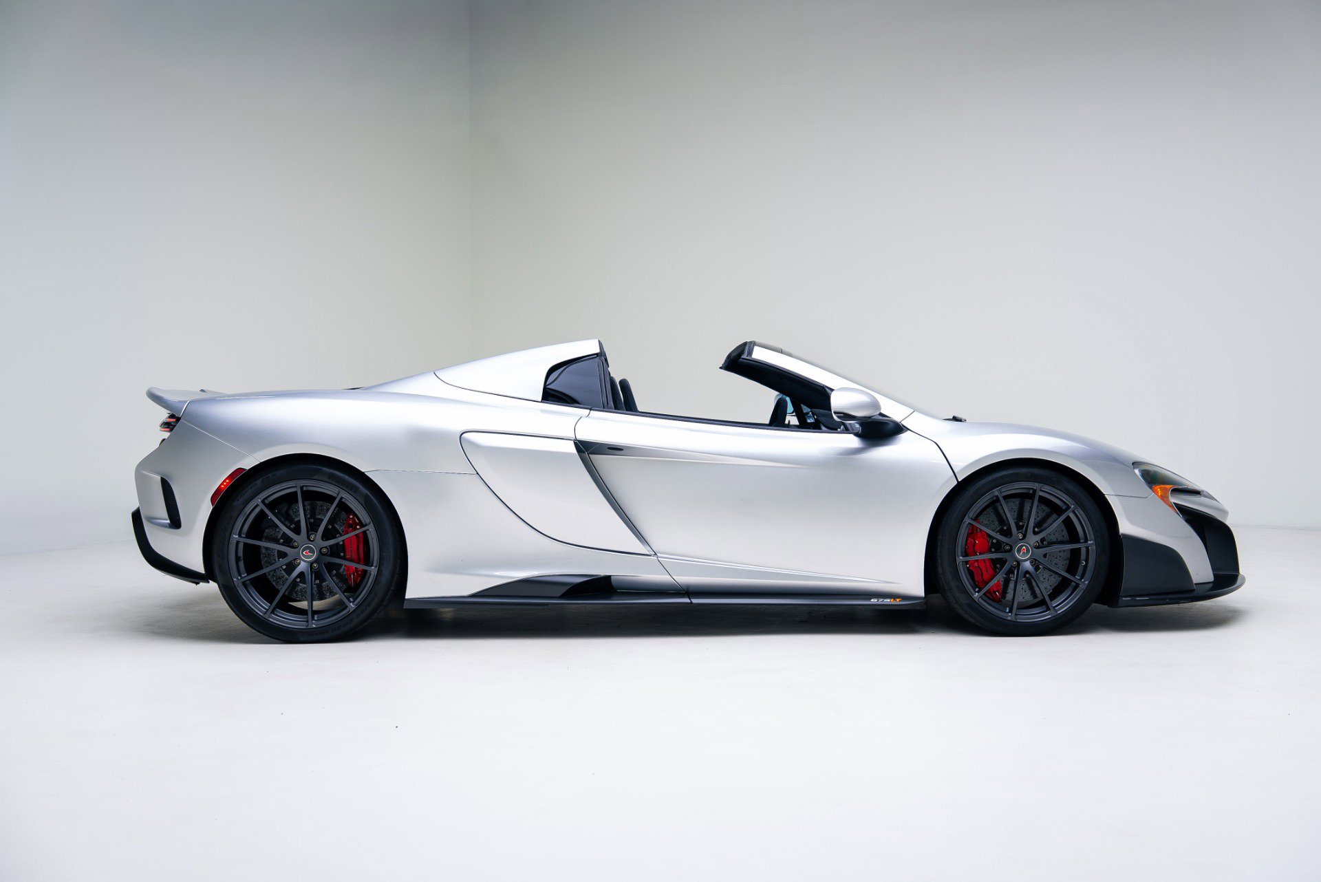 Used 2016 McLaren 675LT image 3