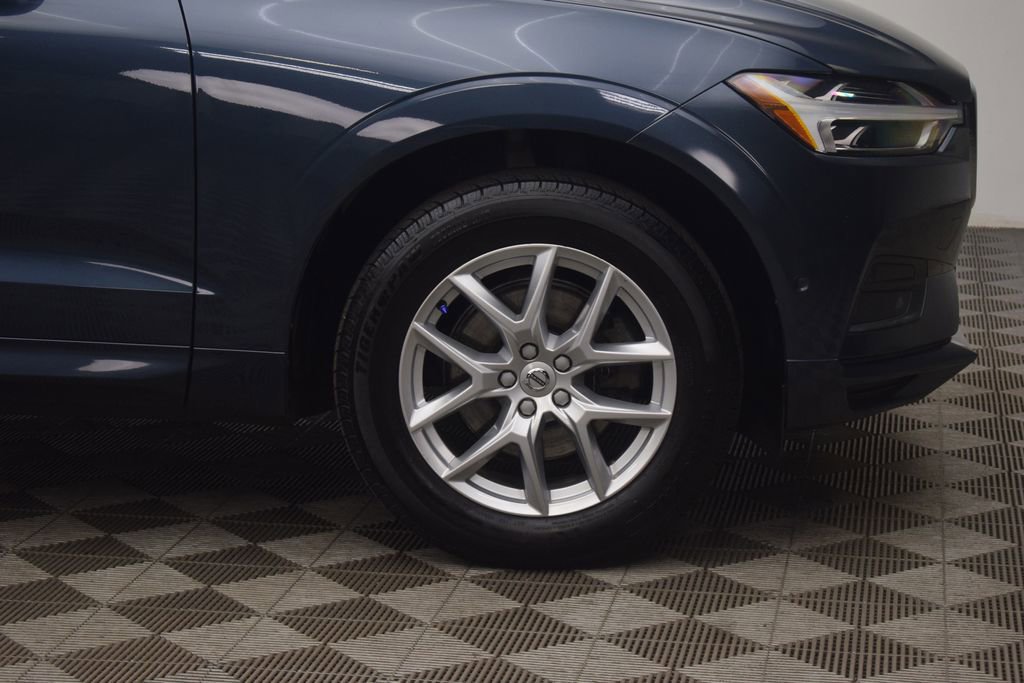 Used 2018 Volvo XC60 T5 Momentum w/ Vision Package AWD/4WD image 31