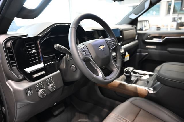 New 2026 Chevrolet Silverado 1500 High Country w/ High Country Premium Package AWD/4WD image 25