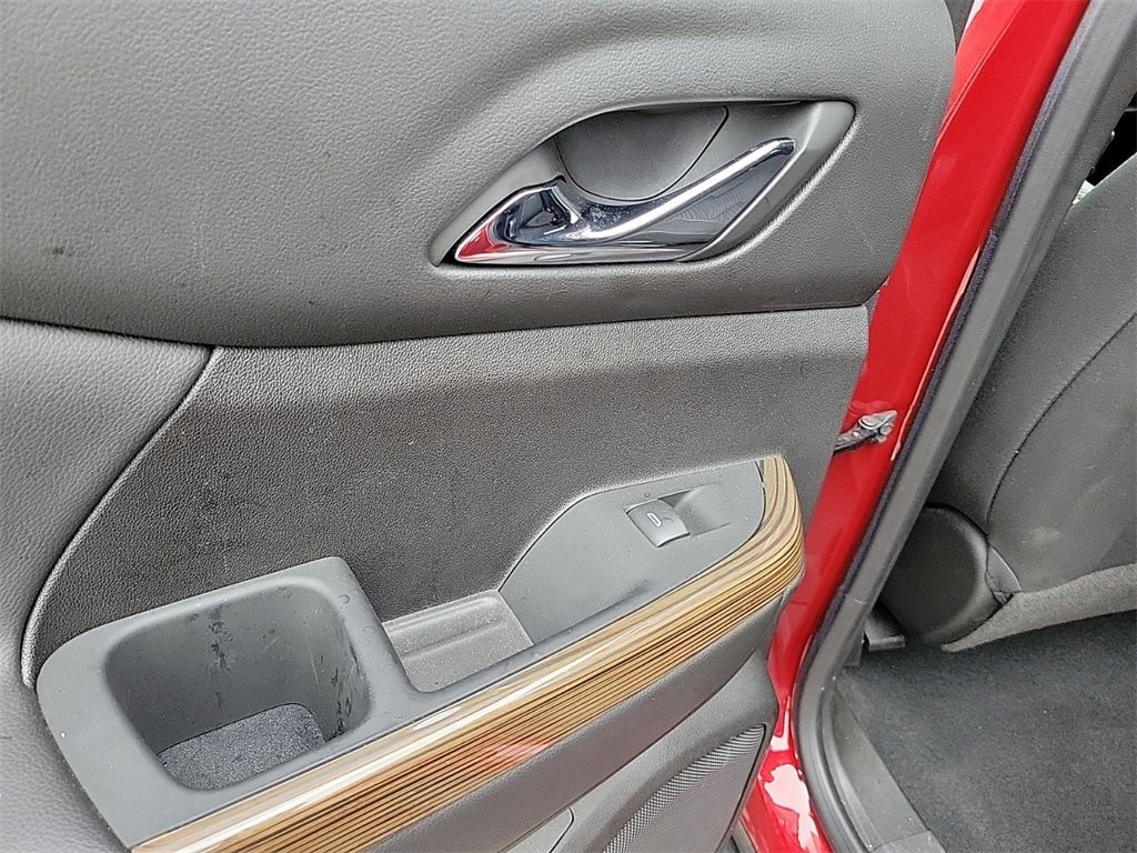 Used 2023 GMC Acadia SLE w/ Driver Convenience Package image 16