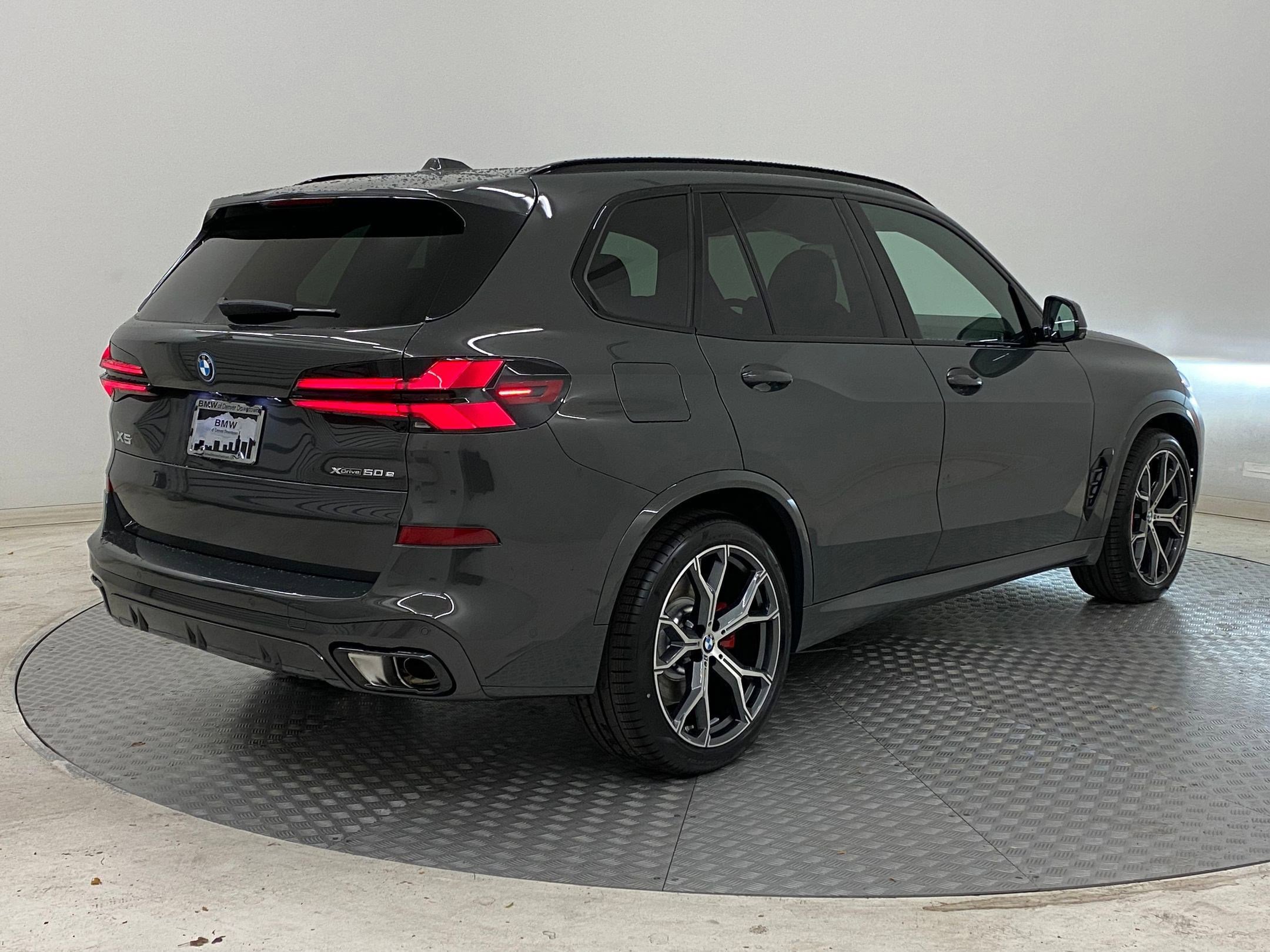 Used 2026 BMW X5 xDrive50e w/ M Sport Package image 8