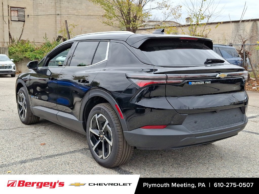 New 2026 Chevrolet Equinox EV LT AWD/4WD image 3