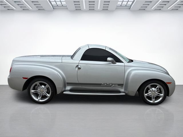 Used 2006 Chevrolet SSR w/ Preferred Equipment Group RWD image 3