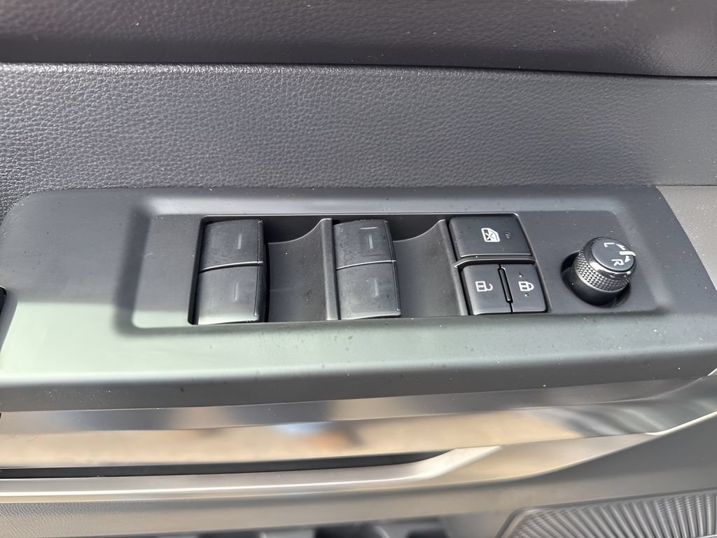 Used 2025 Toyota Tundra SR5 AWD/4WD image 27