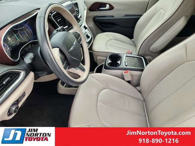 Used 2019 Chrysler Pacifica Limited w/ Tire & Wheel Group image 14