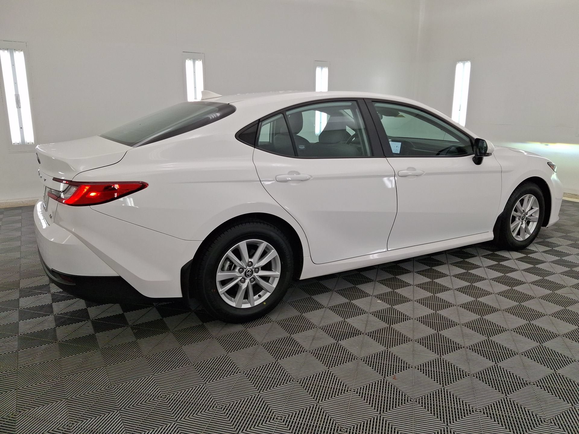 Used 2025 Toyota Camry LE FWD image 25