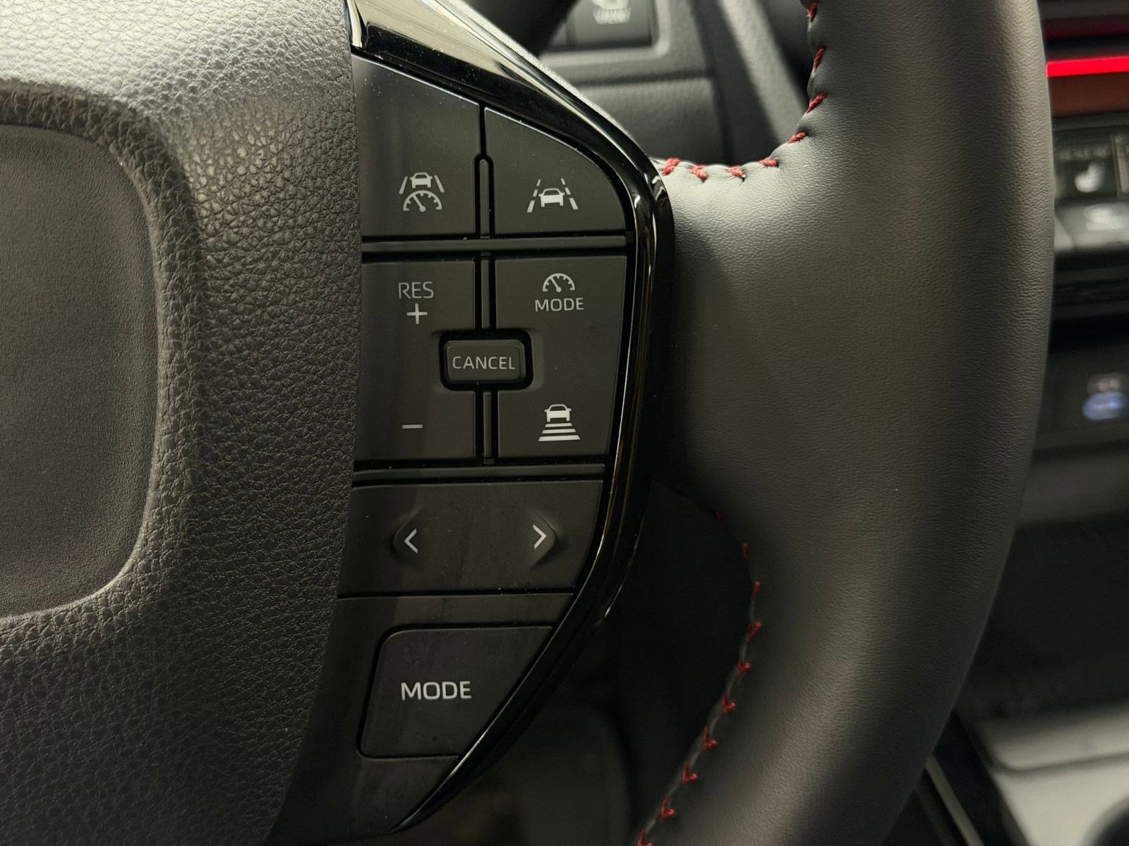 Used 2025 Toyota Prius Plug-In Hybrid w/ Limited Premium Package image 27