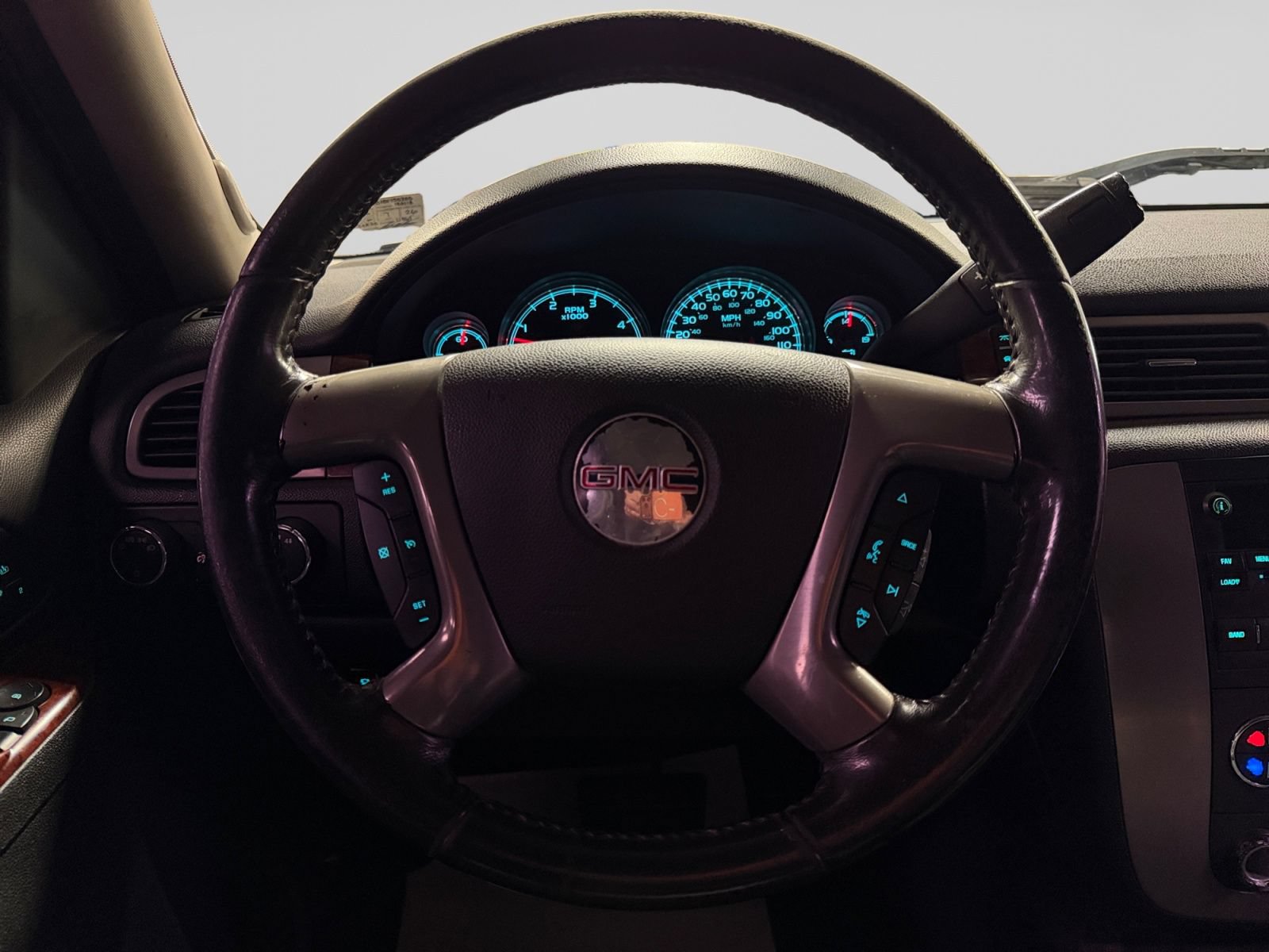 Used 2011 GMC Sierra 2500 SLT w/ SLT Convenience Package AWD/4WD image 19
