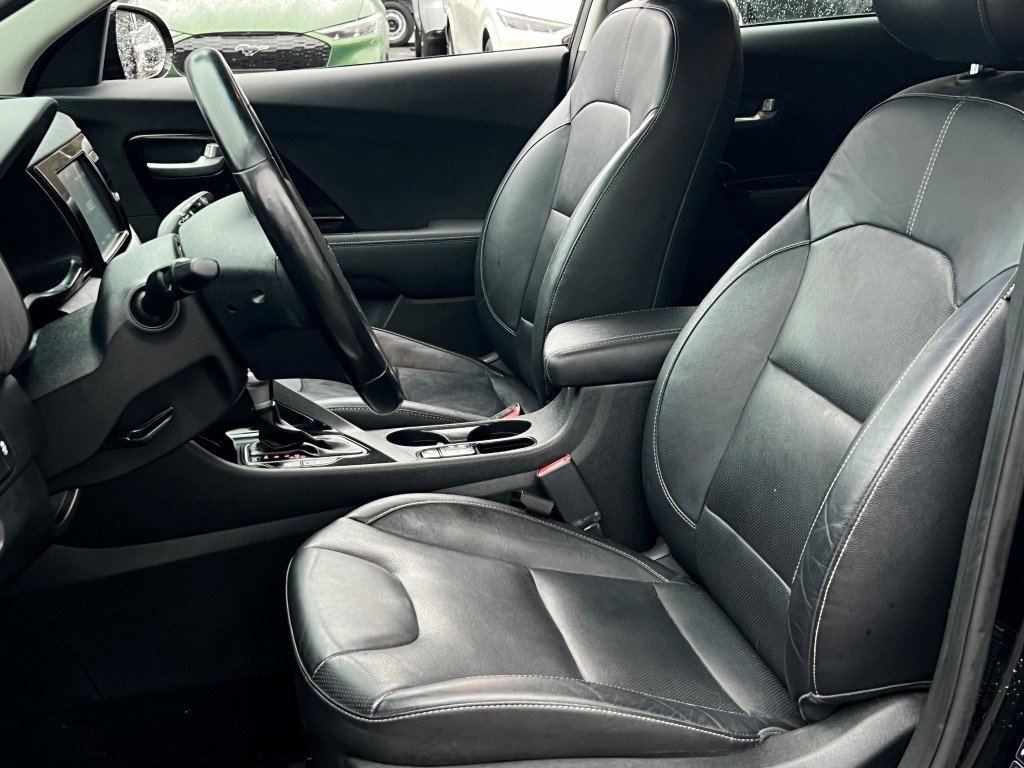 Used 2018 Kia Niro EX Premium image 14