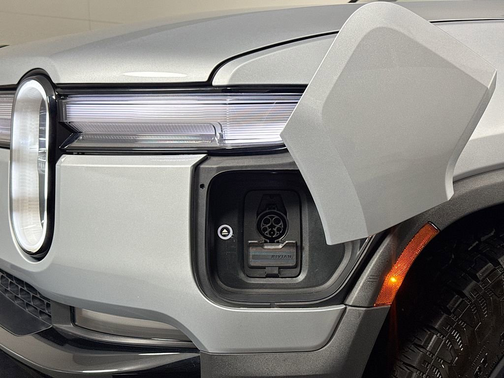 Used 2025 Rivian R1T Adventure AWD/4WD image 43