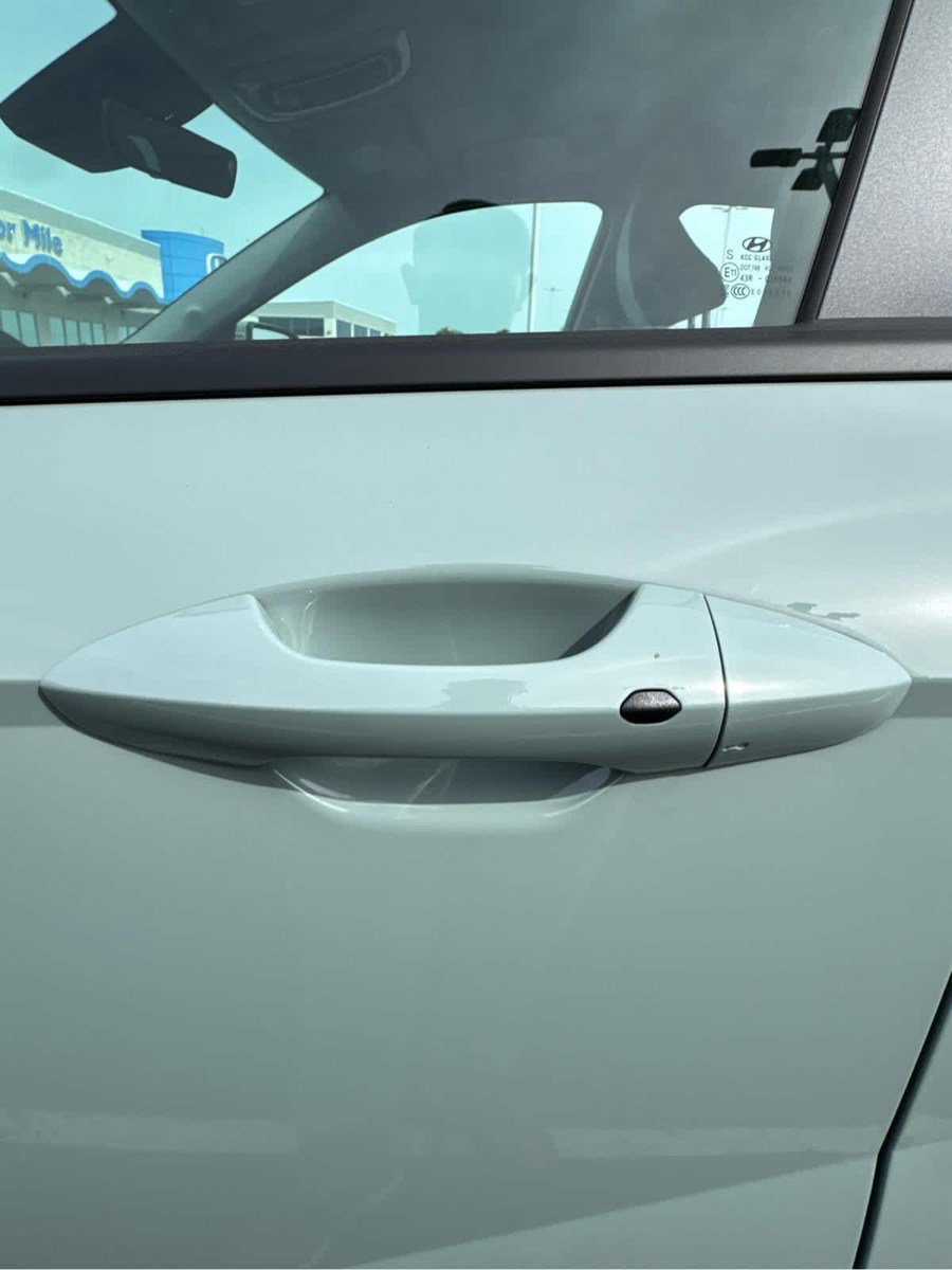 New 2027 Hyundai Kona SE AWD/4WD image 18