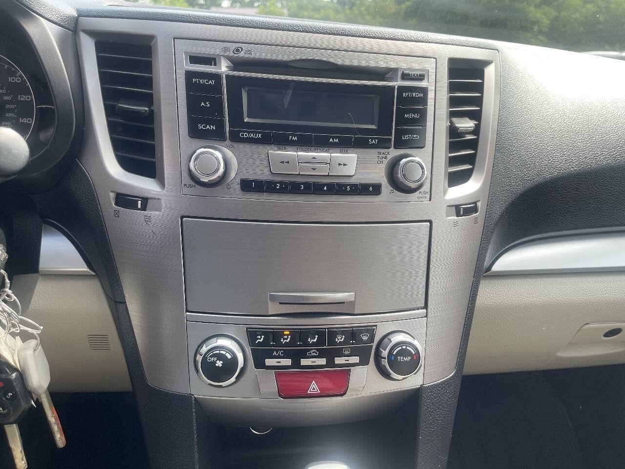 Used 2013 Subaru Outback 2.5i Premium AWD/4WD image 17