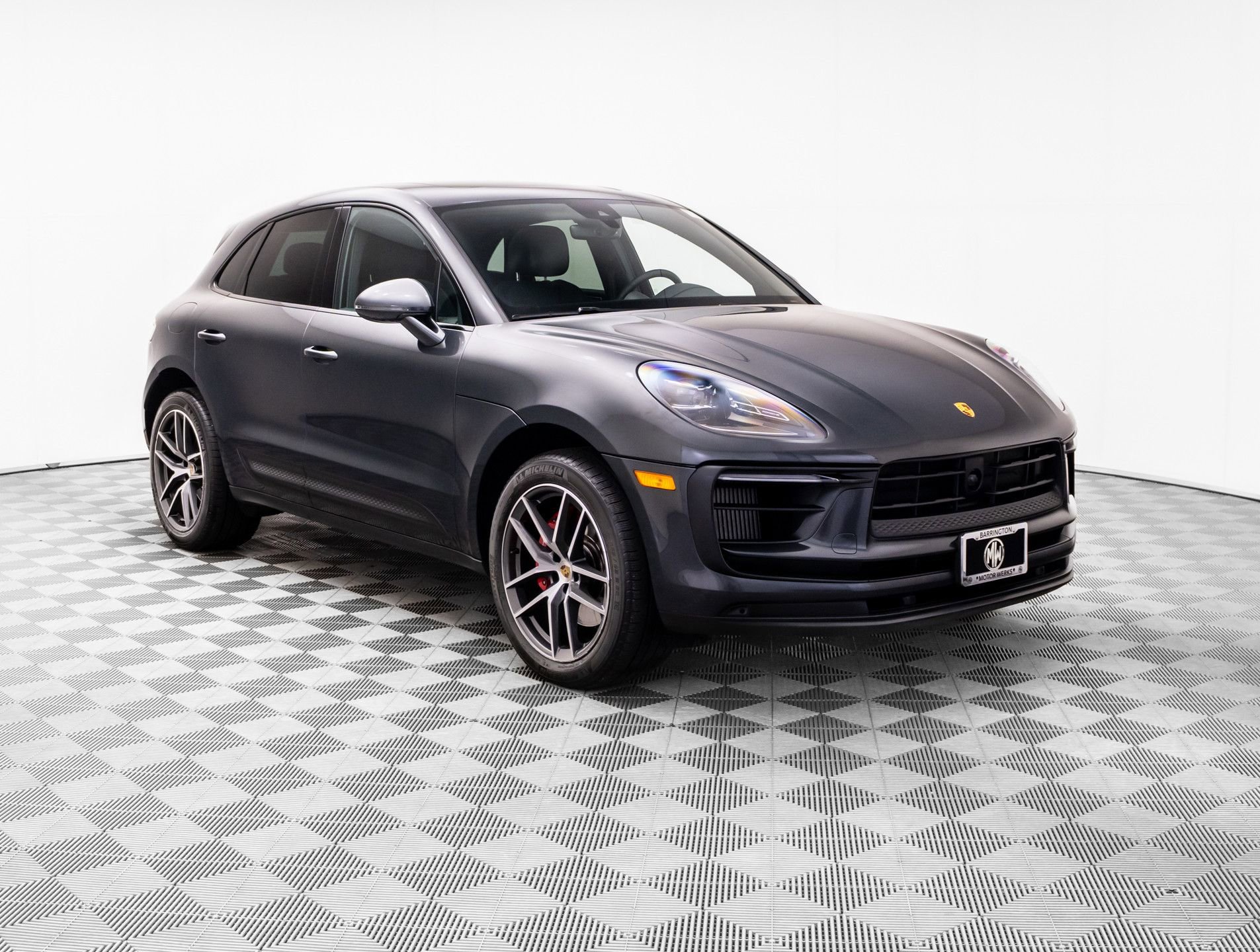 Certified 2023 Porsche Macan S AWD/4WD image 6