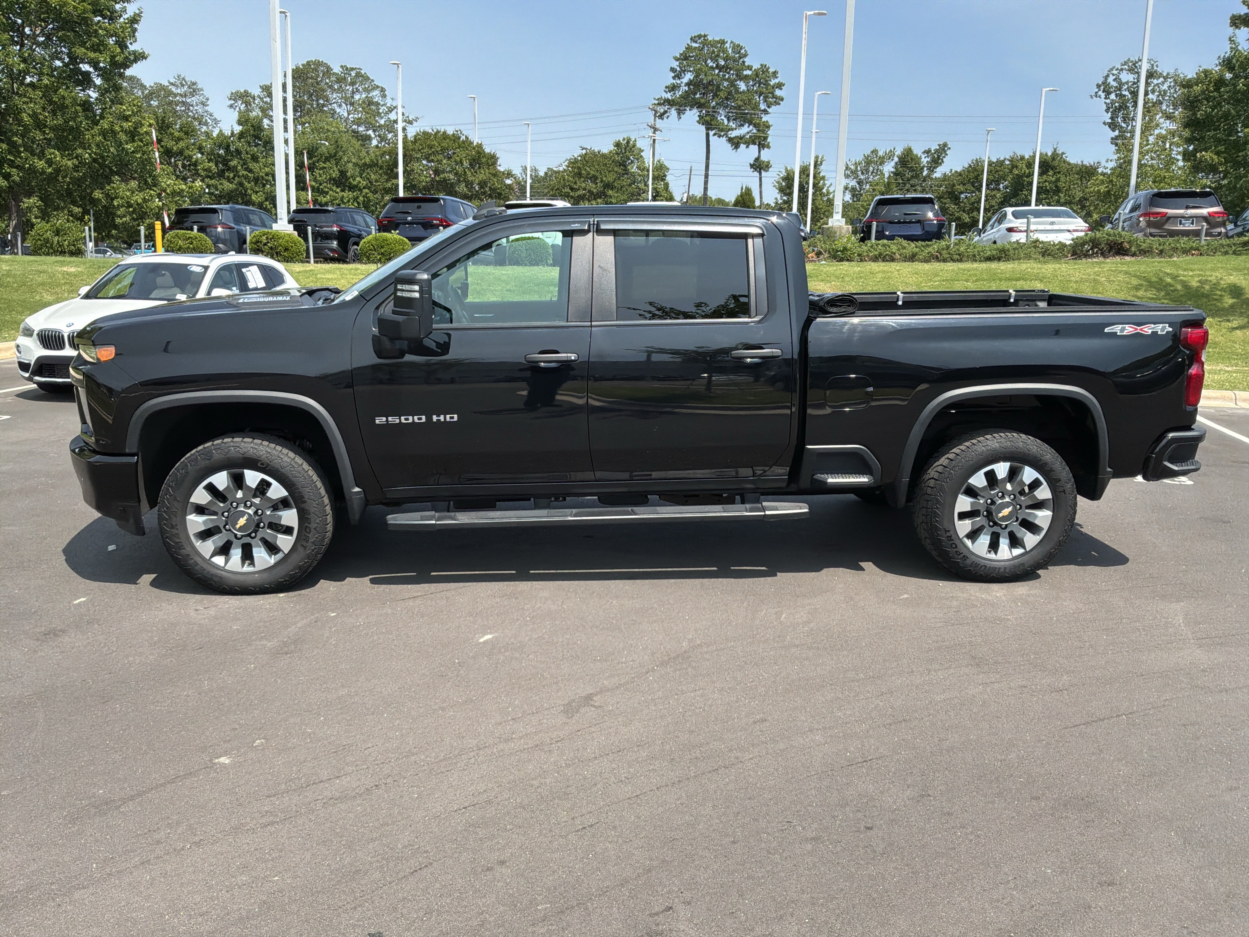 Used 2022 Chevrolet Silverado 2500 Custom w/ Custom Value Package AWD/4WD image 7