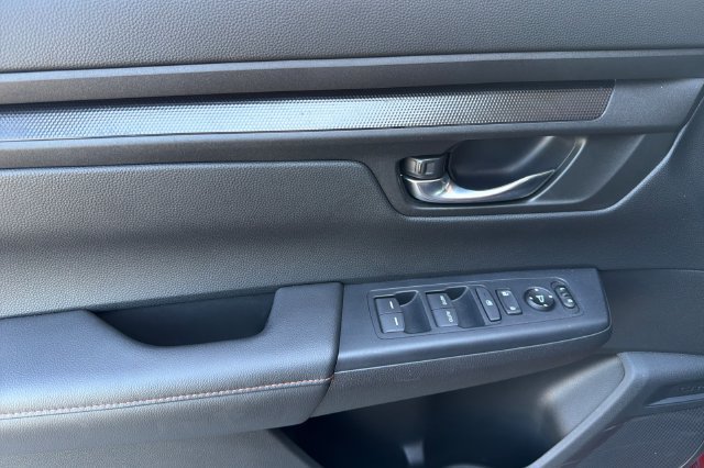 Certified 2025 Honda CR-V Sport image 12