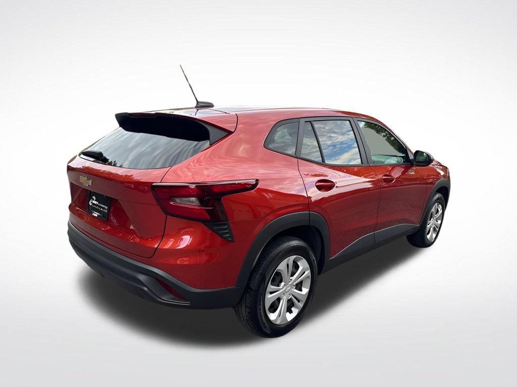 Used 2024 Chevrolet Trax LS FWD image 13