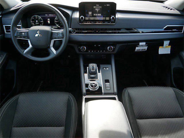 Used 2025 Mitsubishi Outlander ES AWD/4WD image 11
