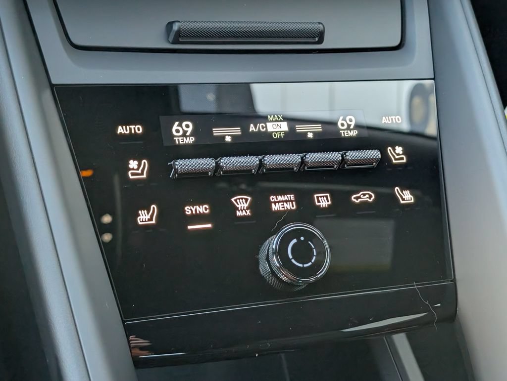 New 2025 Porsche Macan 4S Electric AWD/4WD image 16