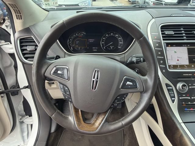 Used 2016 Lincoln MKX Reserve w/ Cargo Utility Package FWD image 28