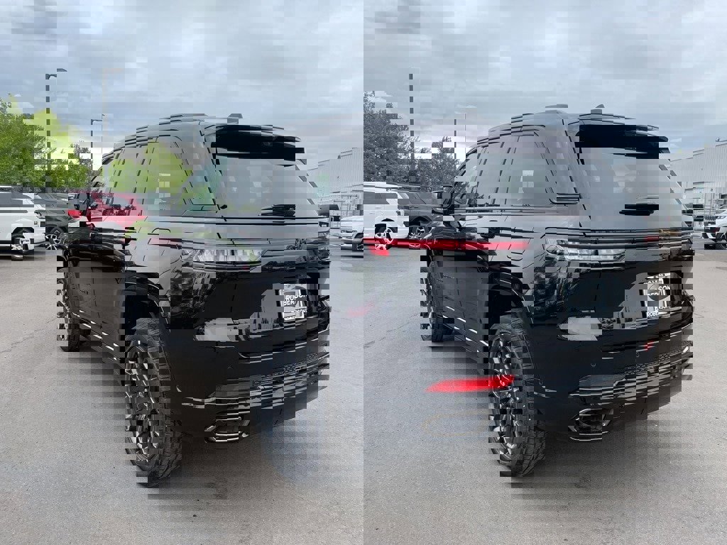 New 2025 Jeep Grand Cherokee Summit w/ Adv Protech Group IV image 3