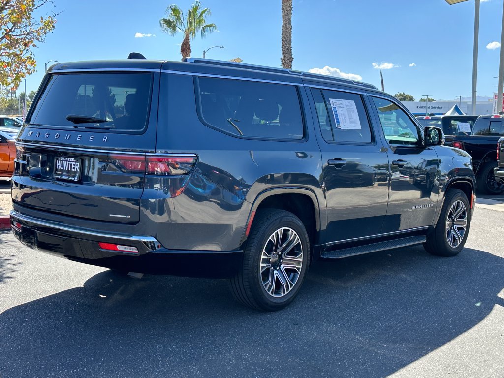 Certified 2024 Jeep Wagoneer L Series II AWD/4WD image 9