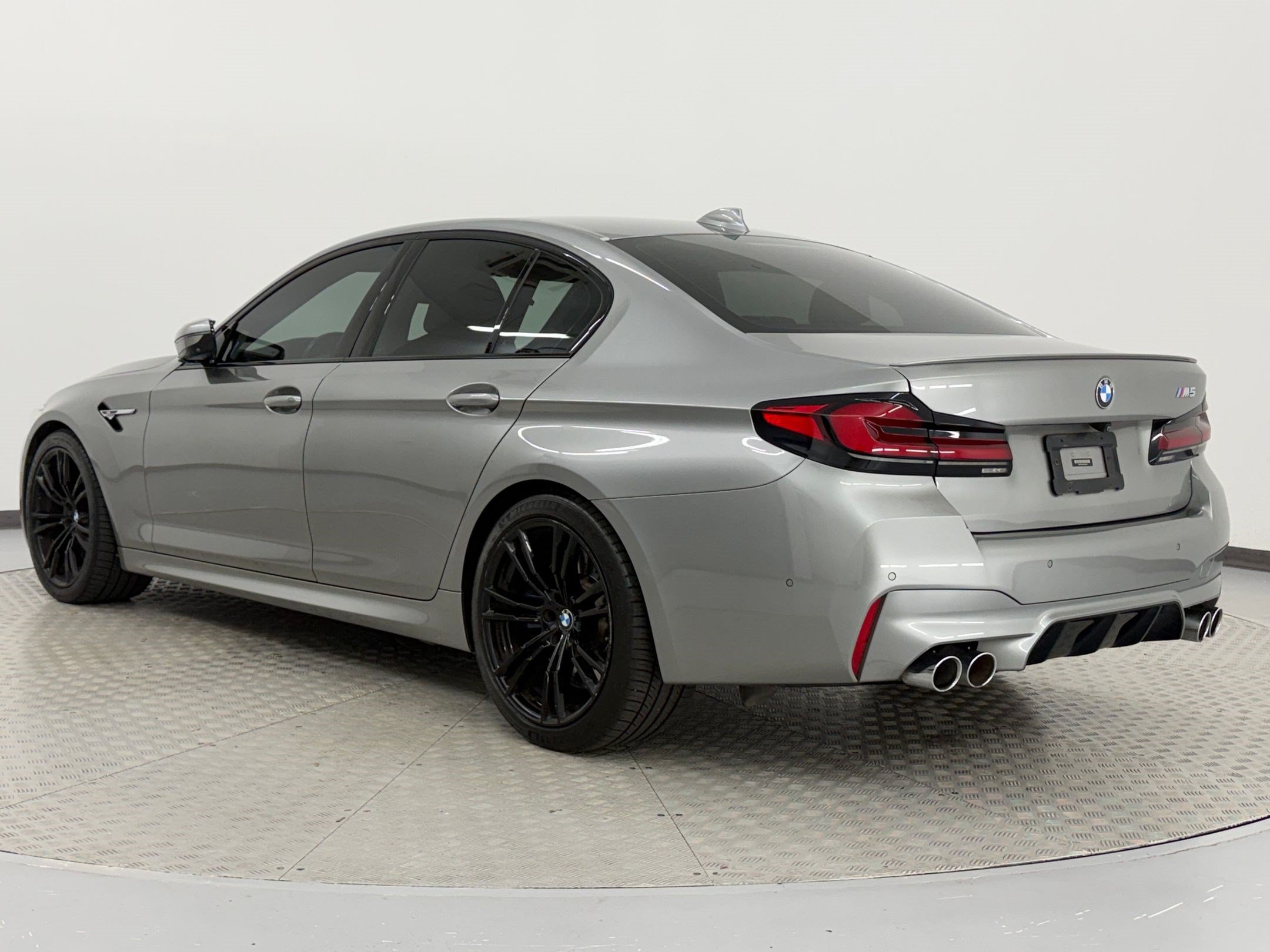 Used 2021 BMW M5 w/ Executive Package AWD/4WD image 3
