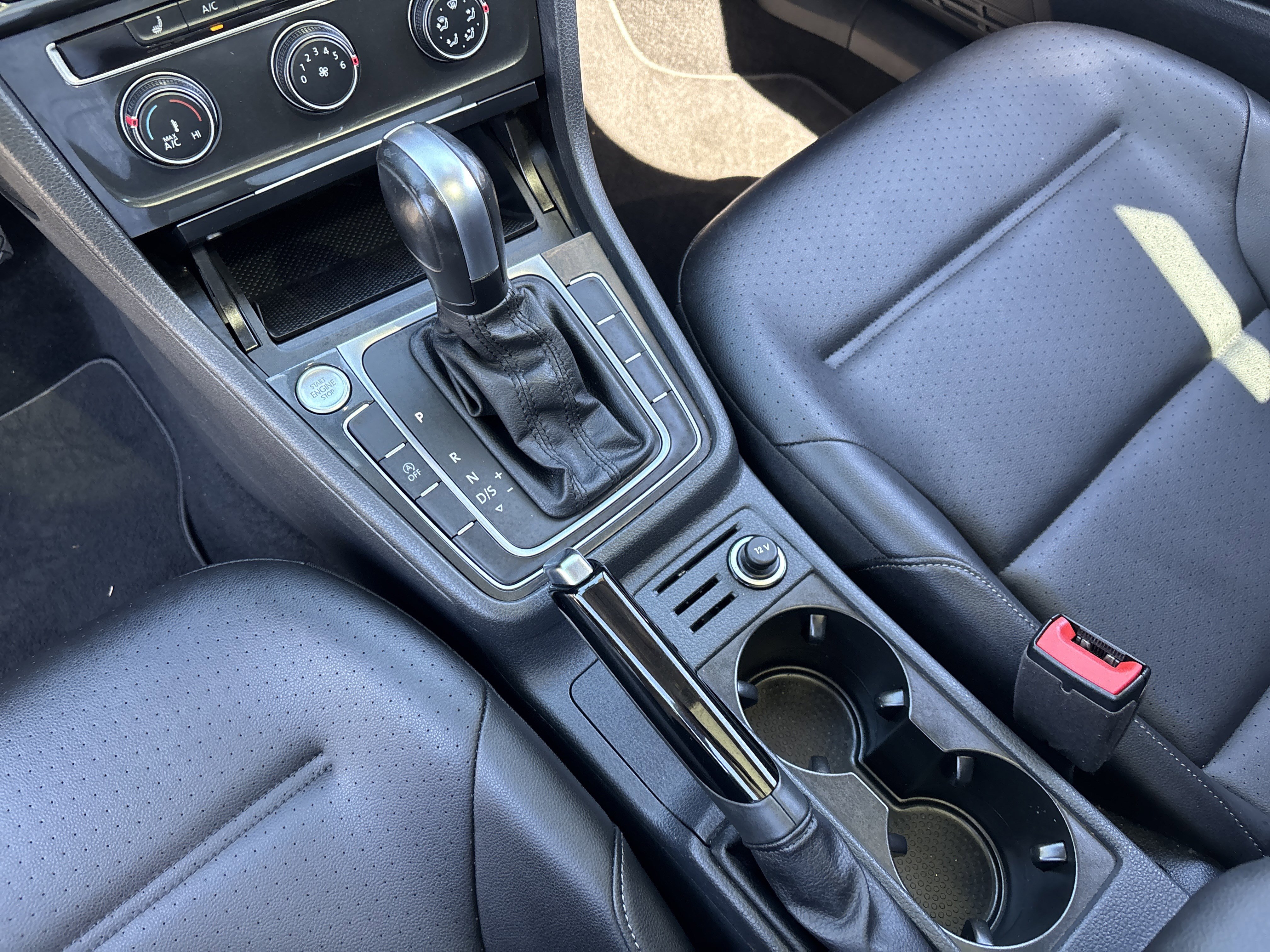 Used 2021 Volkswagen Golf 4-Door image 24