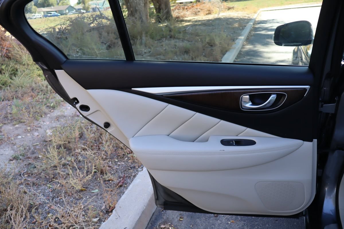Used 2015 INFINITI Q50 Premium w/ Deluxe Technology Package AWD/4WD image 24