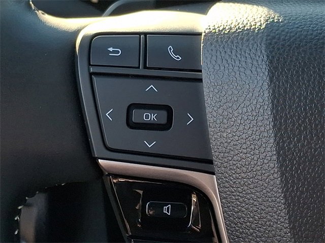 Used 2025 Toyota Camry SE image 20