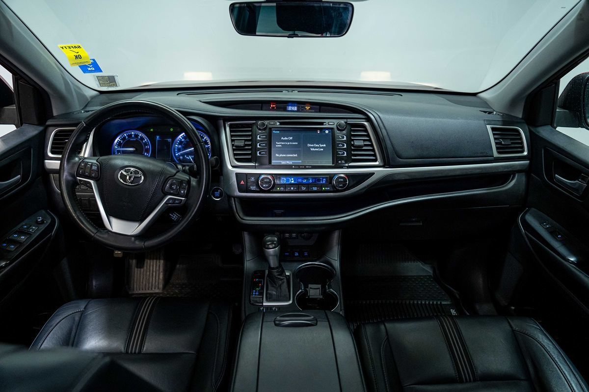 Used 2018 Toyota Highlander SE AWD/4WD image 14