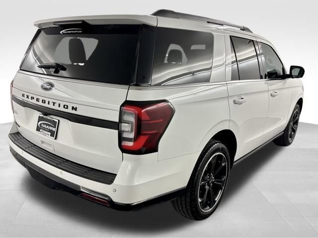 Used 2022 Ford Expedition Limited image 9