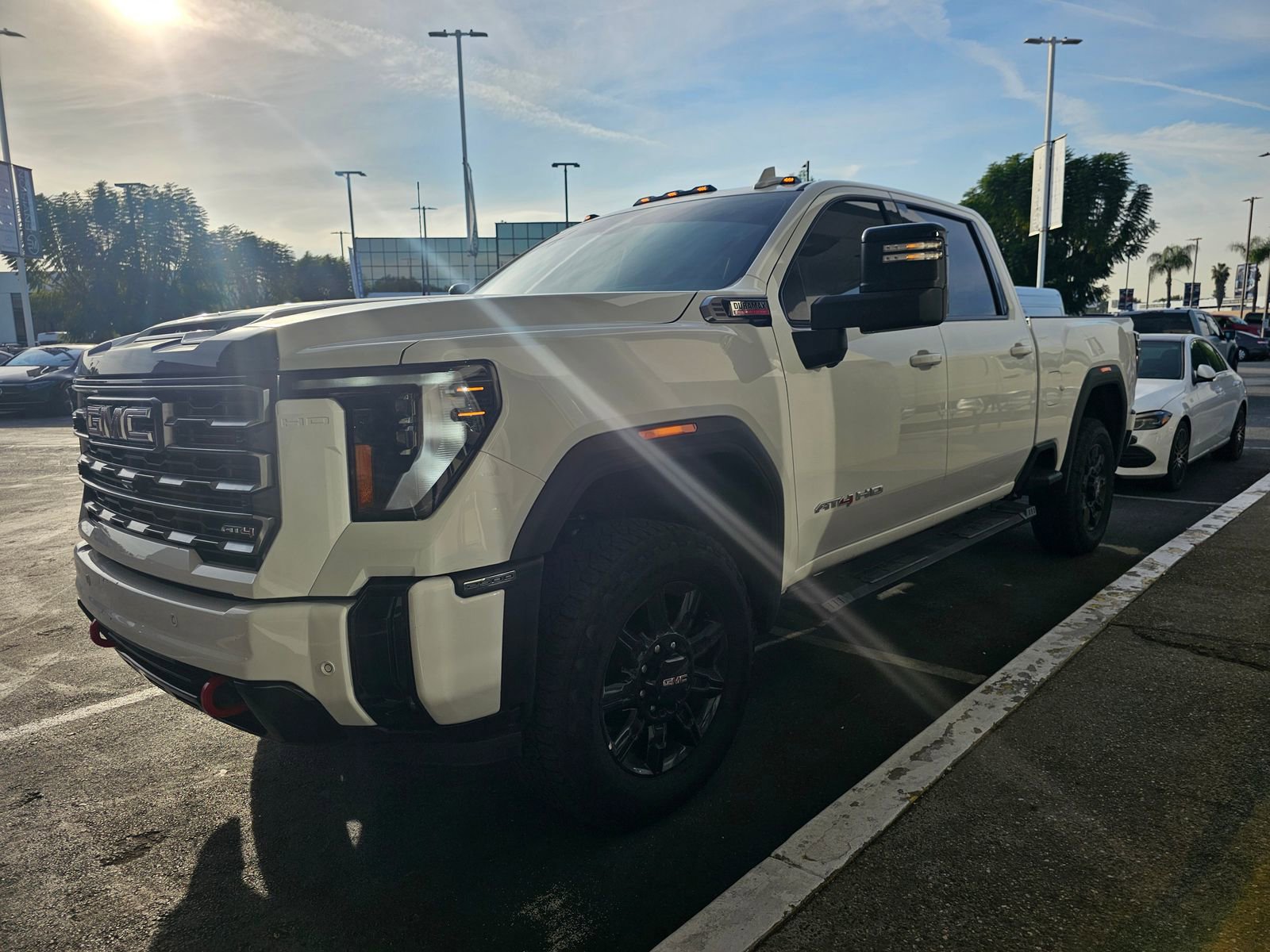 Used 2025 GMC Sierra 2500 AT4 w/ Technology Package image 4