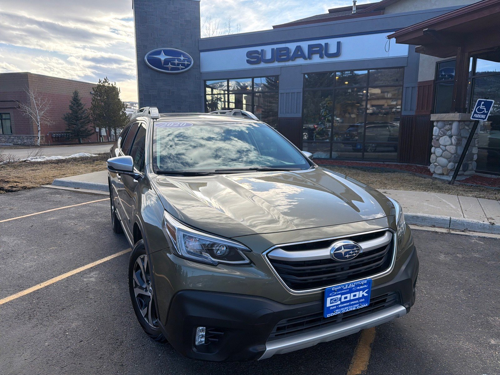 Used 2020 Subaru Outback Touring XT image 2