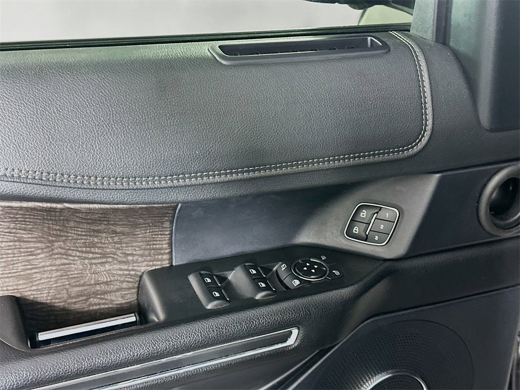 Used 2021 Ford Expedition Max Limited image 24
