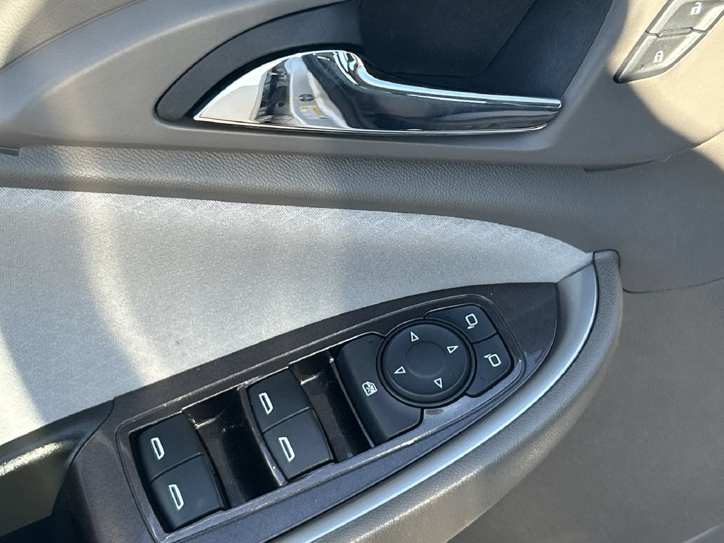 Used 2021 Chevrolet Malibu LS FWD image 17