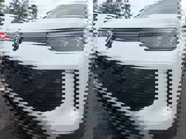 Used 2025 Volkswagen Tiguan S image 6