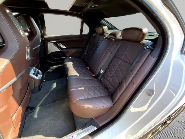 Used 2023 BMW 740i RWD image 24