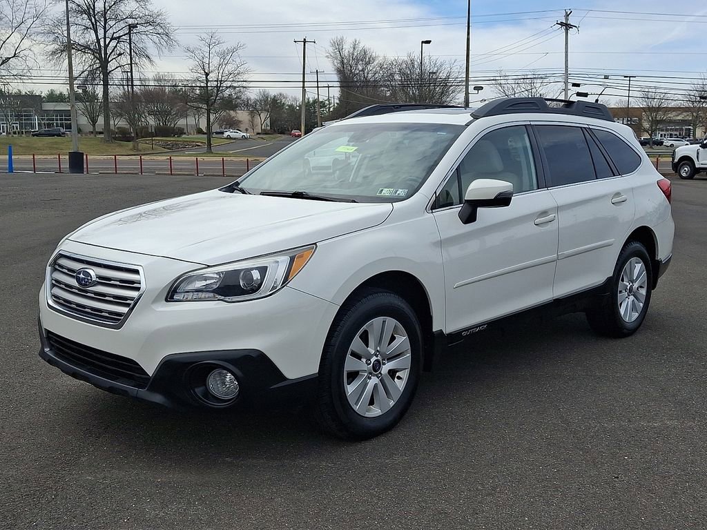 Used 2017 Subaru Outback 2.5i Premium image 3