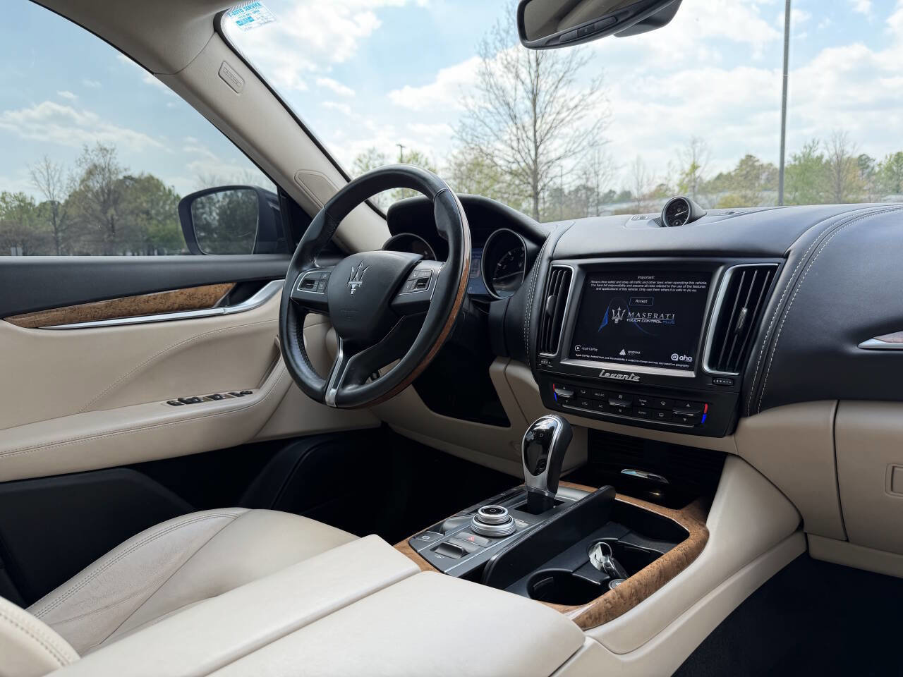 Used 2018 Maserati Levante image 19
