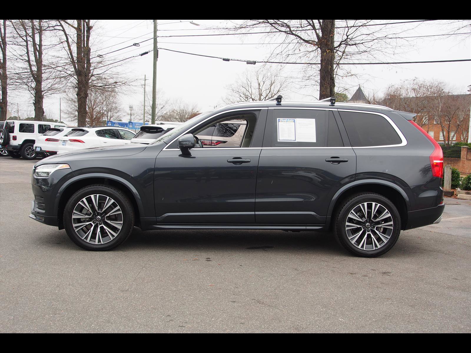 Used 2021 Volvo XC90 T5 Momentum w/ Climate Package image 2