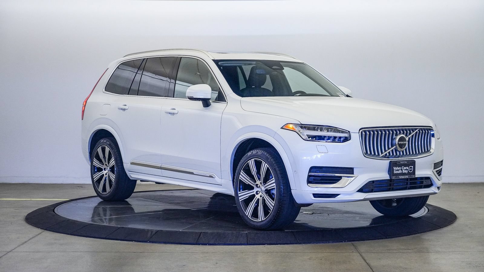 Certified 2024 Volvo XC90 T8 Plus w/ Protection Package Premier AWD/4WD image 6
