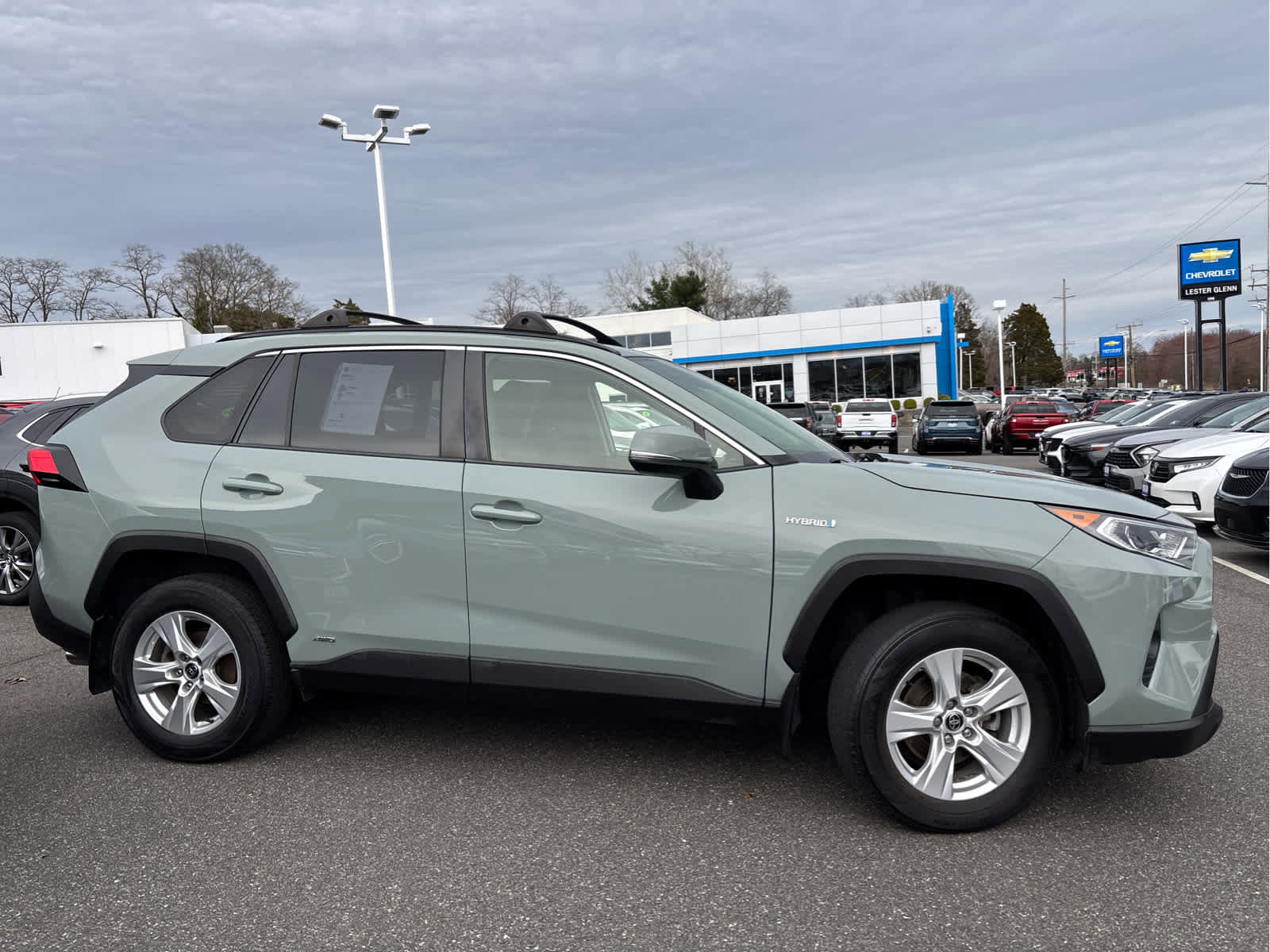 Used 2021 Toyota RAV4 XLE w/ Convenience Package image 3