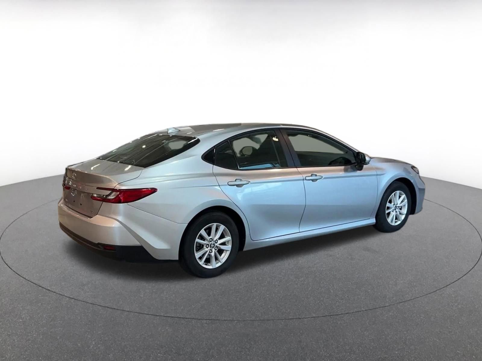 Used 2025 Toyota Camry LE FWD image 15