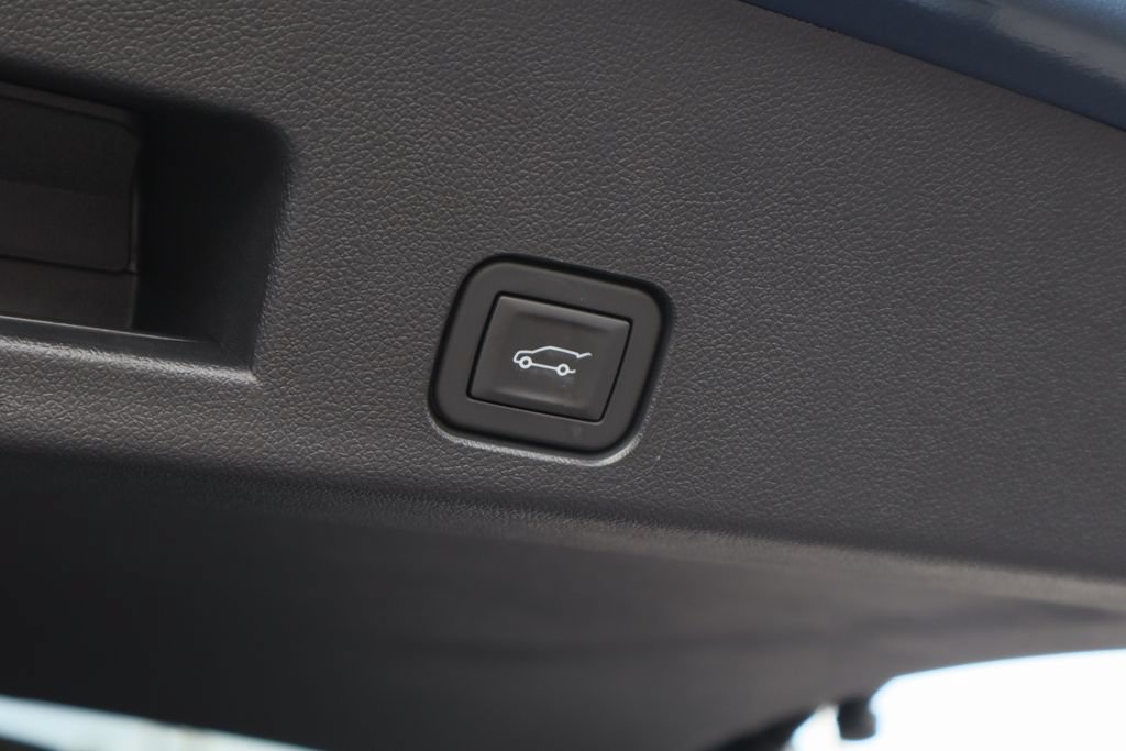 Certified 2025 Chevrolet Traverse High Country w/ LPO, Floor Liner Package FWD image 29