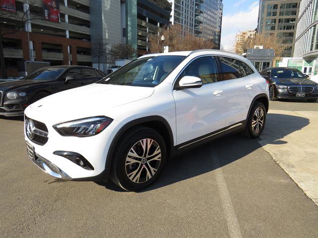 Used 2025 Mercedes-Benz GLA 250 4MATIC image 1
