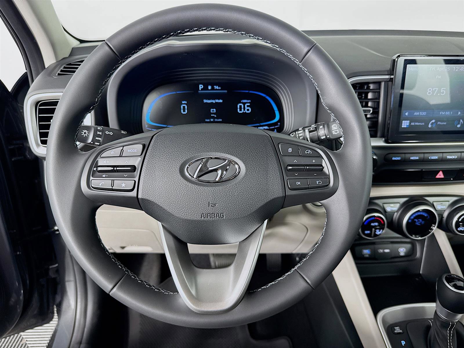 New 2025 Hyundai Venue SEL image 12