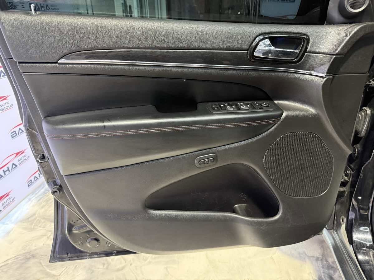 Used 2021 Jeep Grand Cherokee Trailhawk AWD/4WD image 38